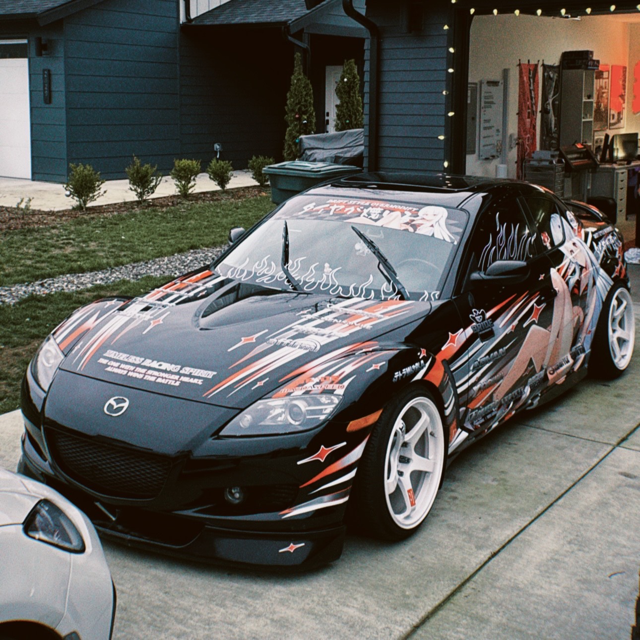 WINDSHIELD FLAME DECAL - OUTLINE